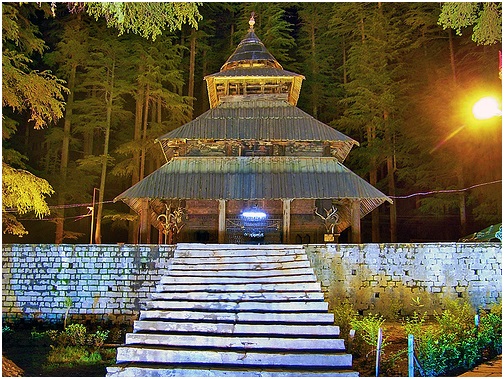 Hadimba-Temple-in-Manali_mesmerisingViewInNight